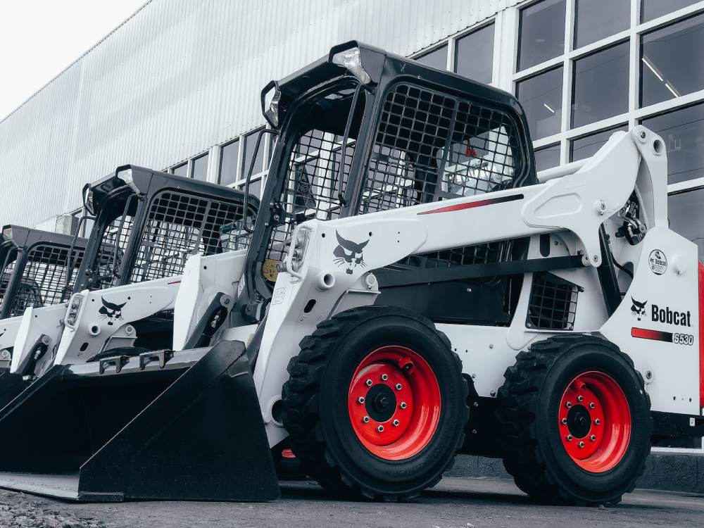 Reasons to Consider a Used Skid Steer for Bussiness